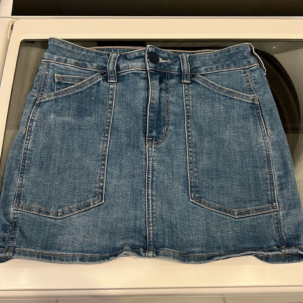 American Eagle Next Level Stretch denim miniskirt size 4- like new!